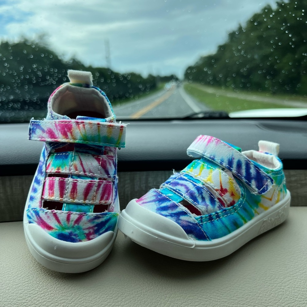 Blowfish, toddler sz 5